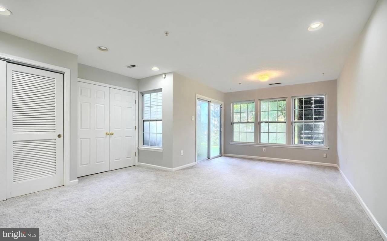 9863 Decatur Rd - Photo 4 of 33
