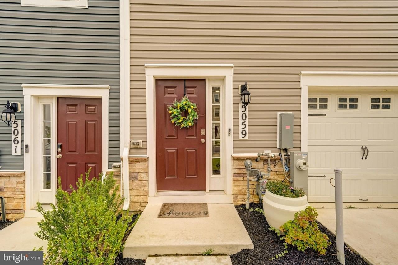 5059 Silver Oak Dr - Photo 2 of 38