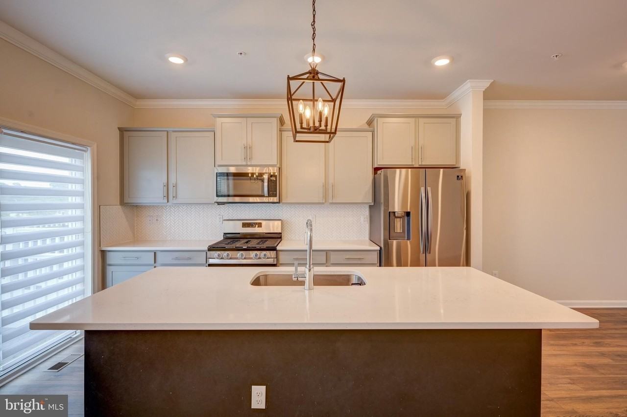 5059 Silver Oak Dr - Photo 3 of 38