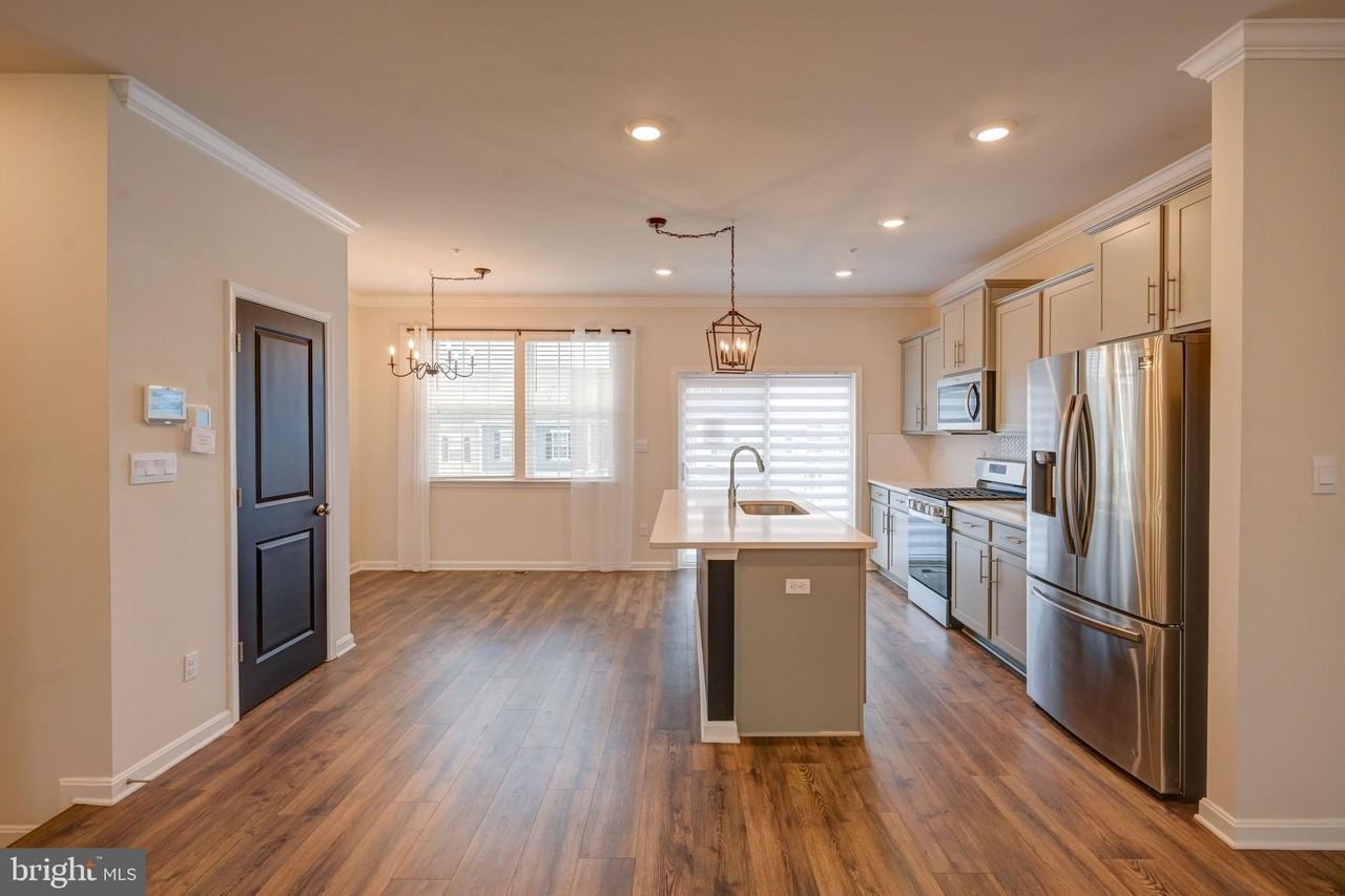 5059 Silver Oak Dr - Photo 5 of 38
