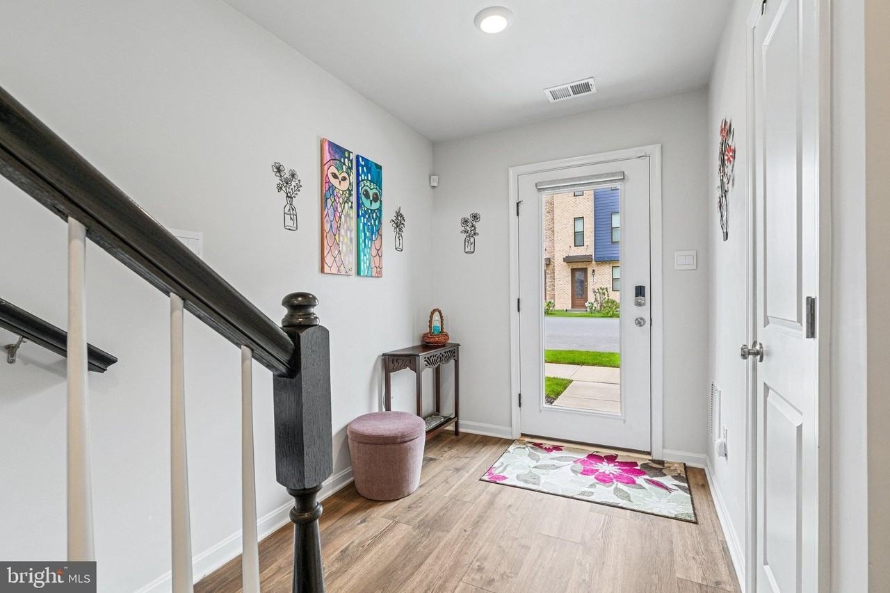 423 Carroll Walk Ave - Photo 4 of 50
