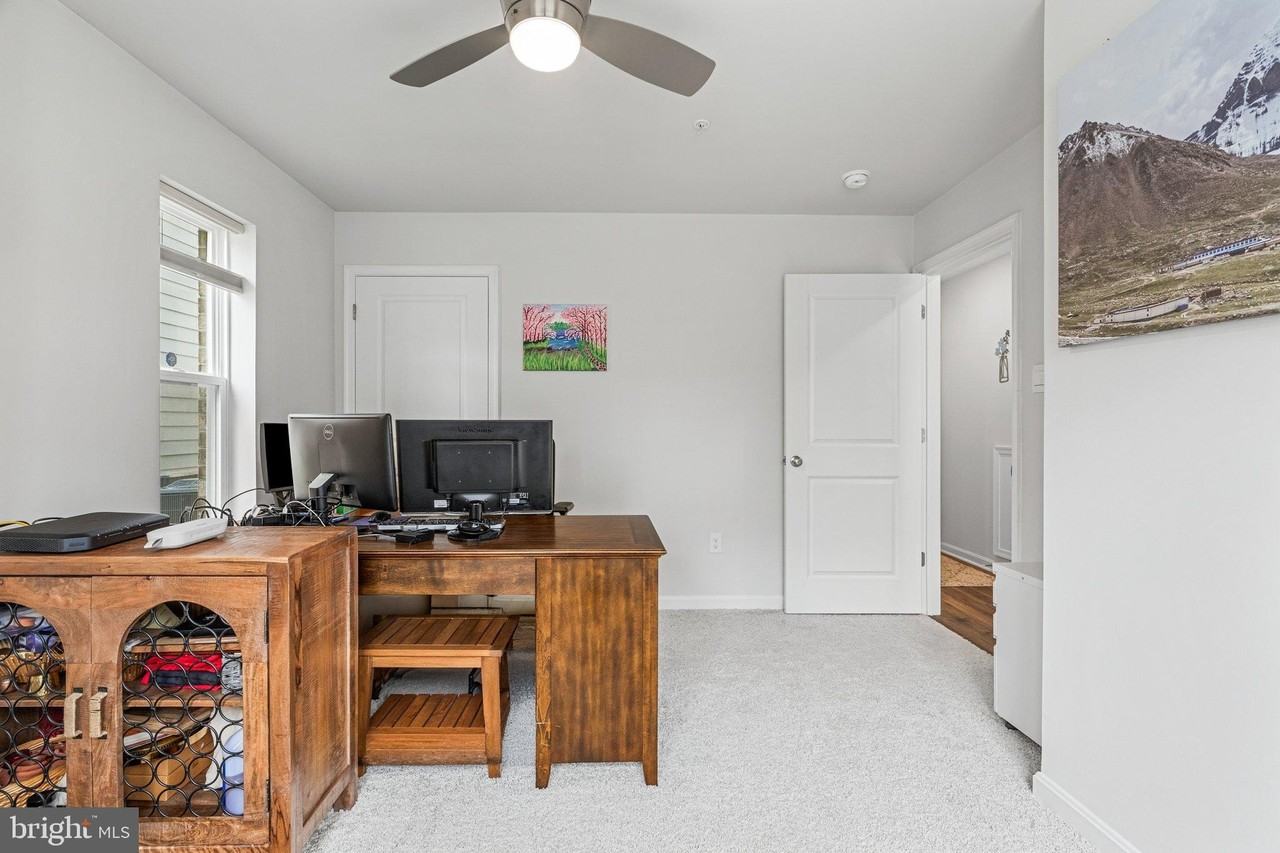 423 Carroll Walk Ave - Photo 6 of 50