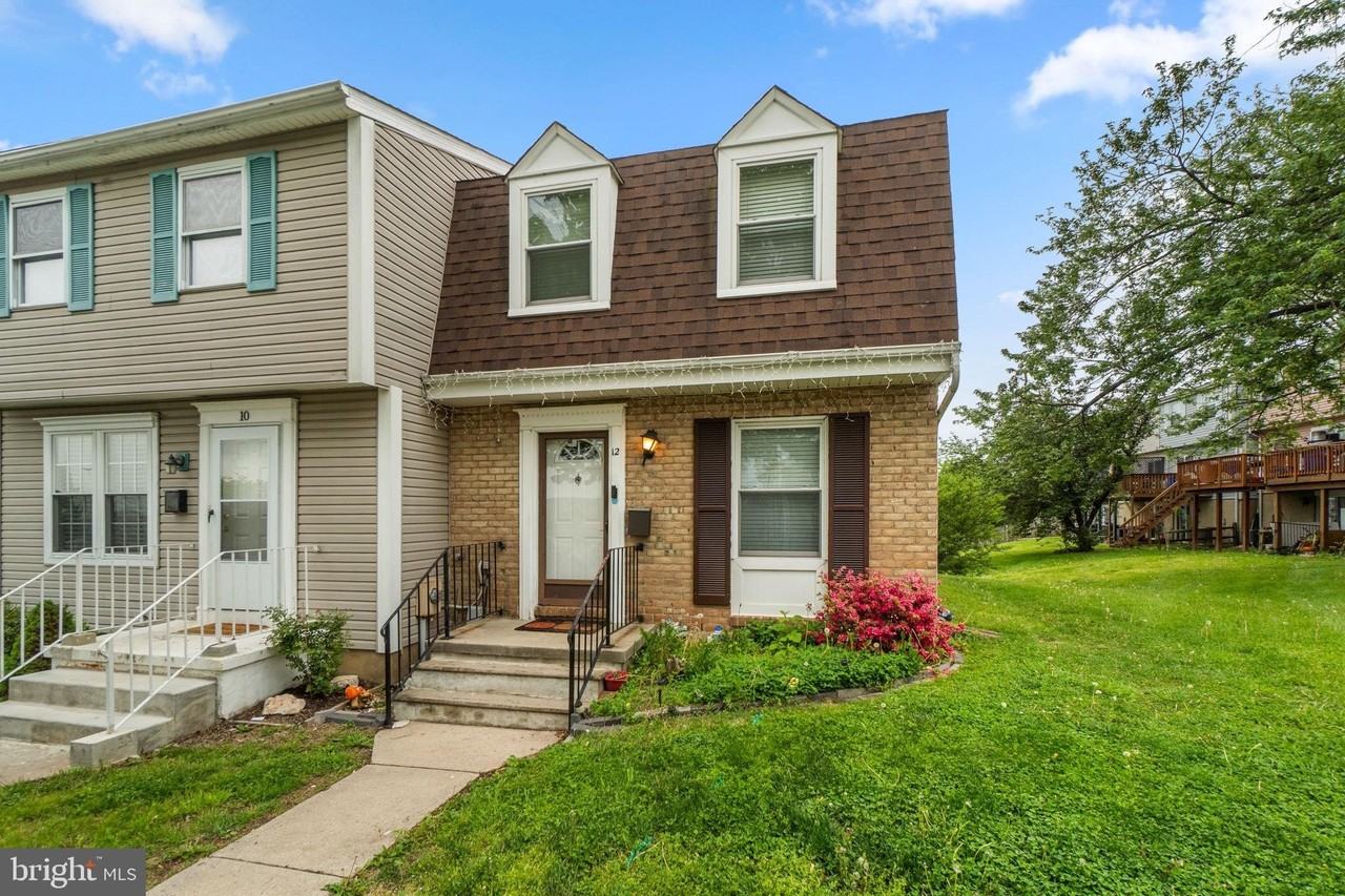 12 Coats Bridge Pl #2F - Photo 2 of 24