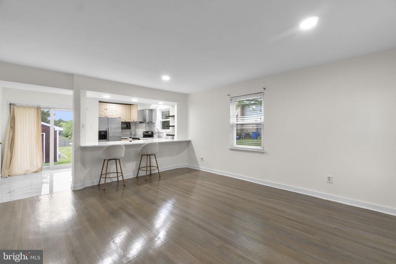 12 Coats Bridge Pl #2F - Photo 3 of 24
