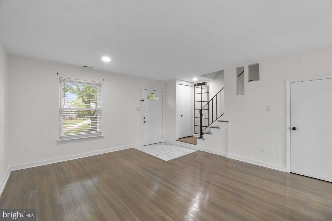 12 Coats Bridge Pl #2F - Photo 5 of 24