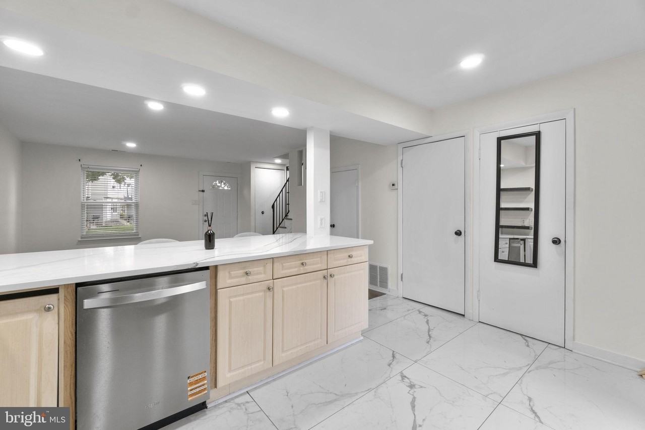 12 Coats Bridge Pl #2F - Photo 7 of 24
