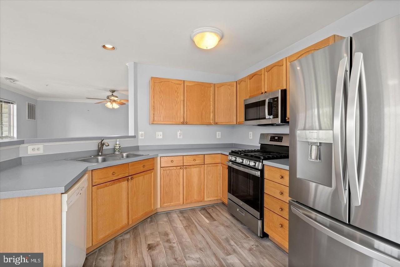 2504 Shelley Cir #4-2D - Photo 4 of 12