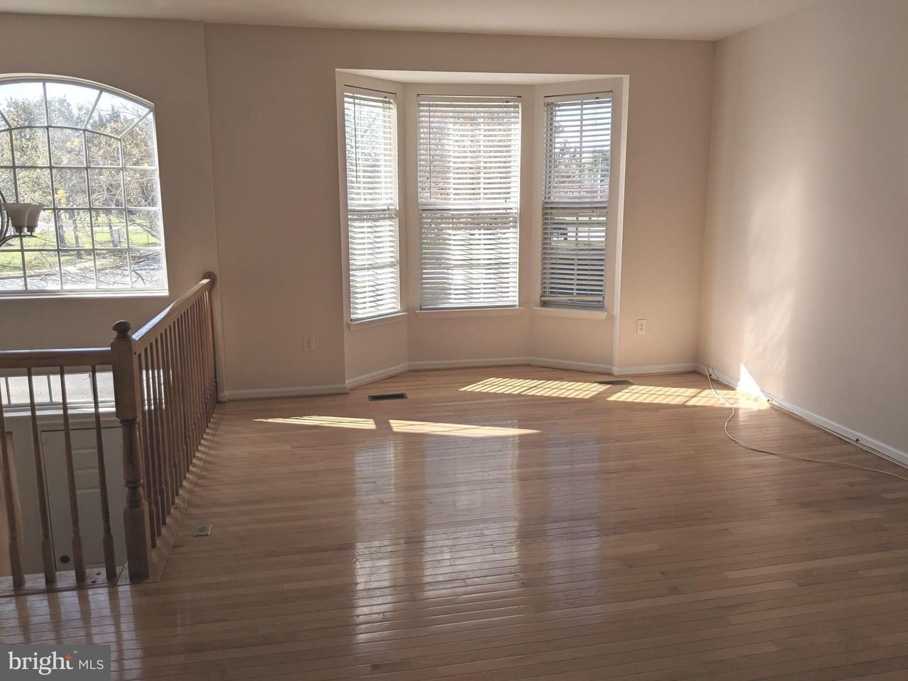8710 Stonehouse Dr - Photo 3 of 7