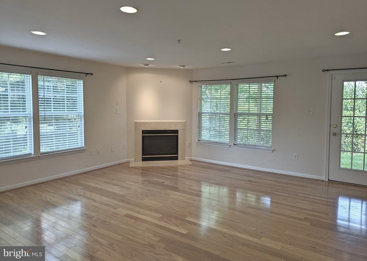 8710 Stonehouse Dr - Photo 4 of 7
