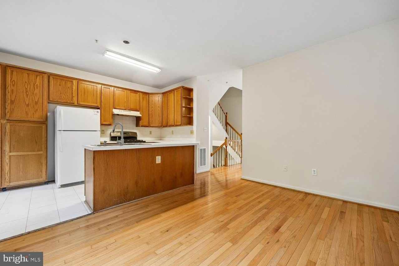 12031 Panthers Ridge Dr - Photo 7 of 37