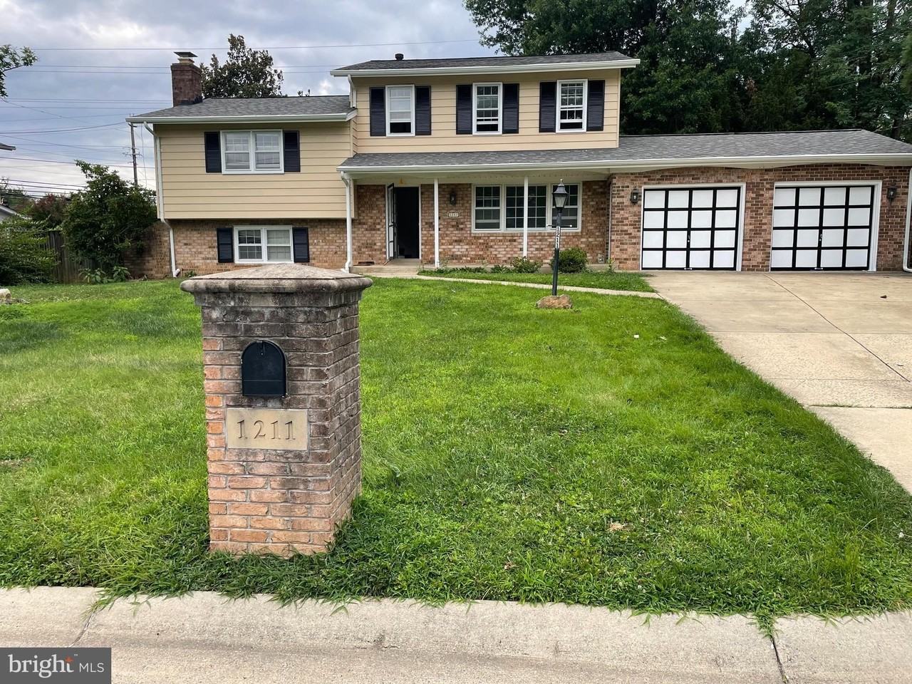 1211 Morningside Dr - Photo 3 of 3