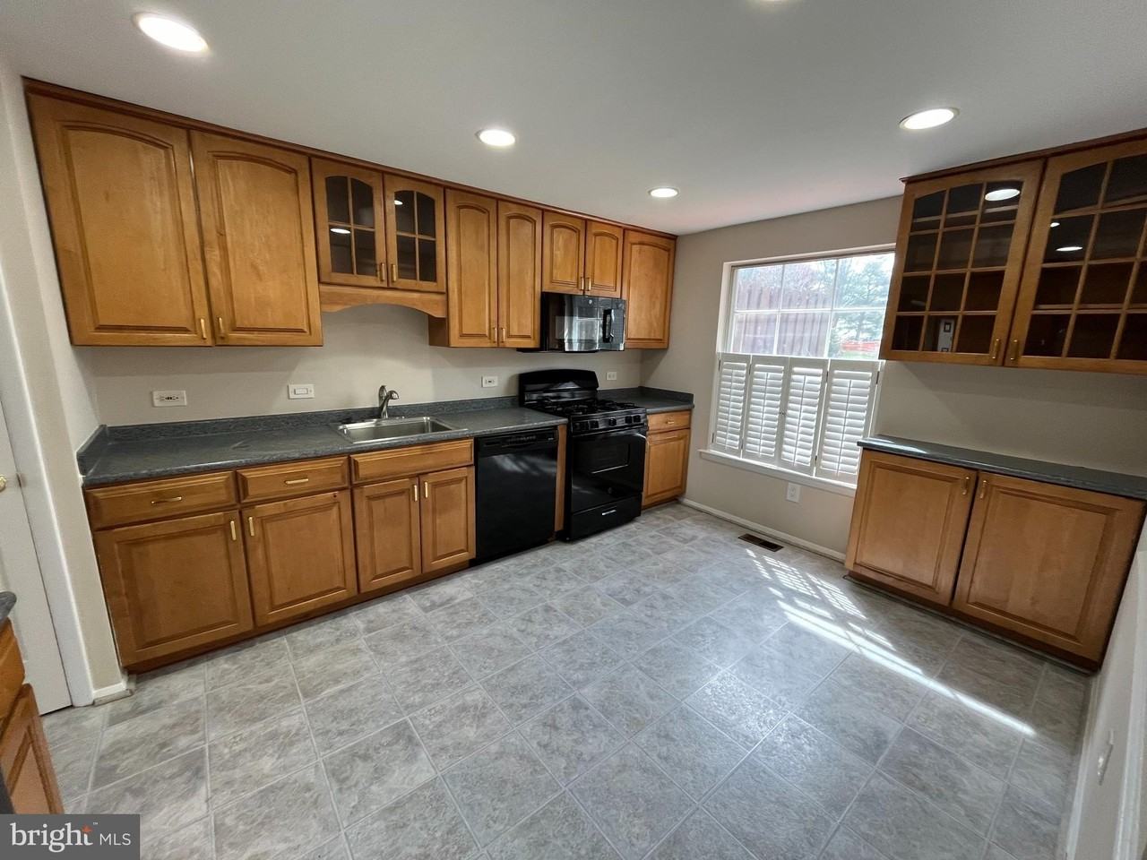 15705 Anamosa Dr - Photo 7 of 30