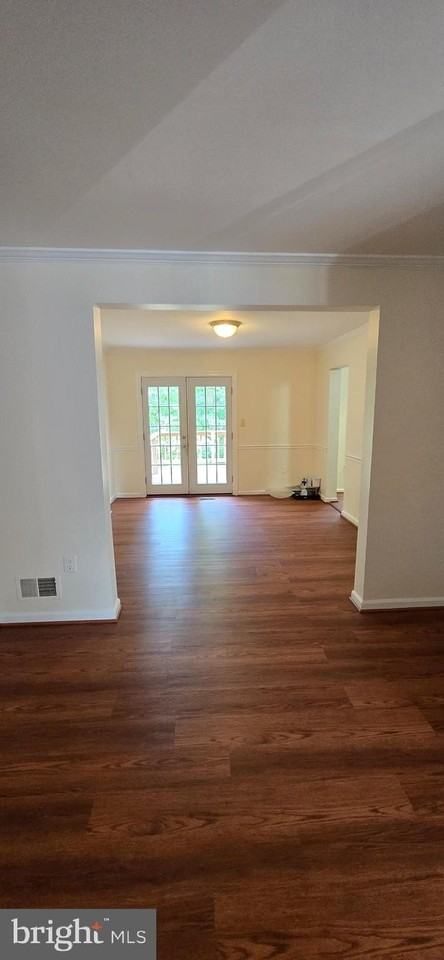 707 Curry Ford Ln - Photo 4 of 20