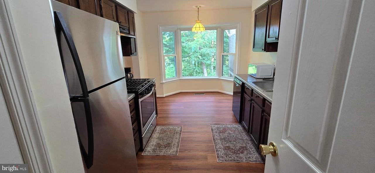 707 Curry Ford Ln - Photo 7 of 20