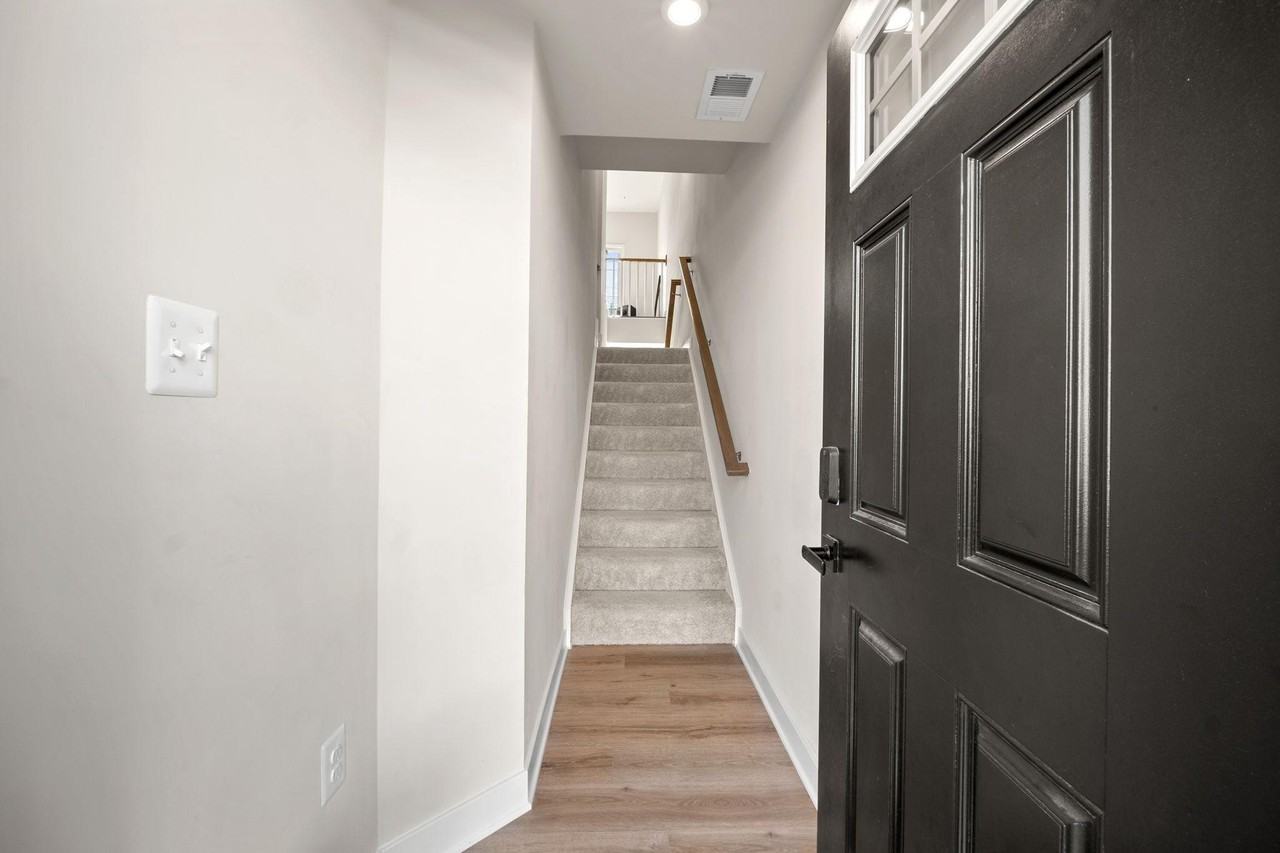 9019 Belinda Blvd - Photo 7 of 22