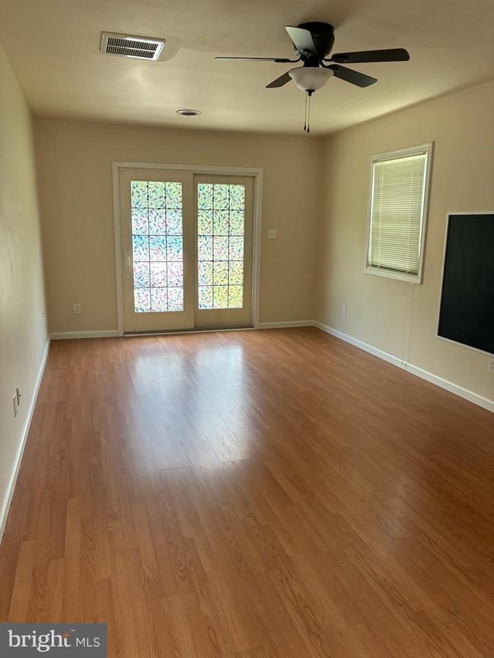 13910 Countryside Dr - Photo 6 of 12