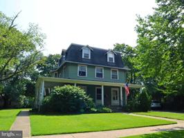 featured image of 208 Linden Ave #B