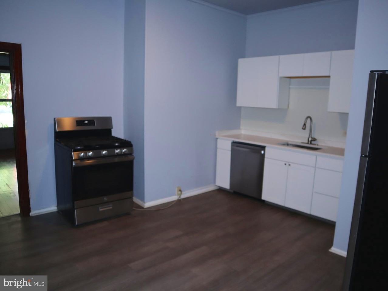 208 Linden Ave #B - Photo 4 of 7