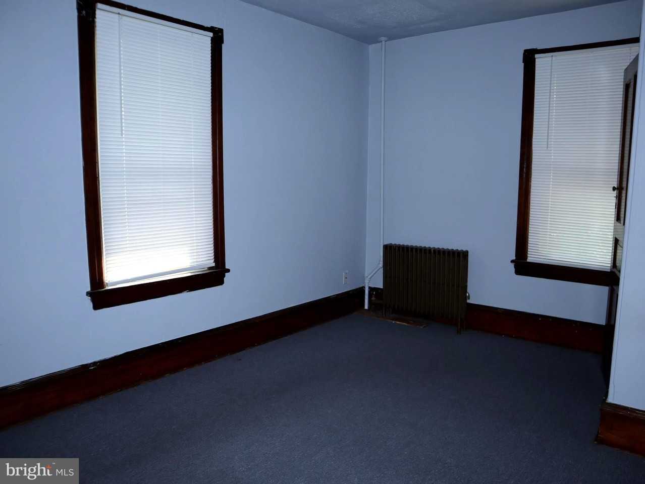 208 Linden Ave #B - Photo 6 of 7