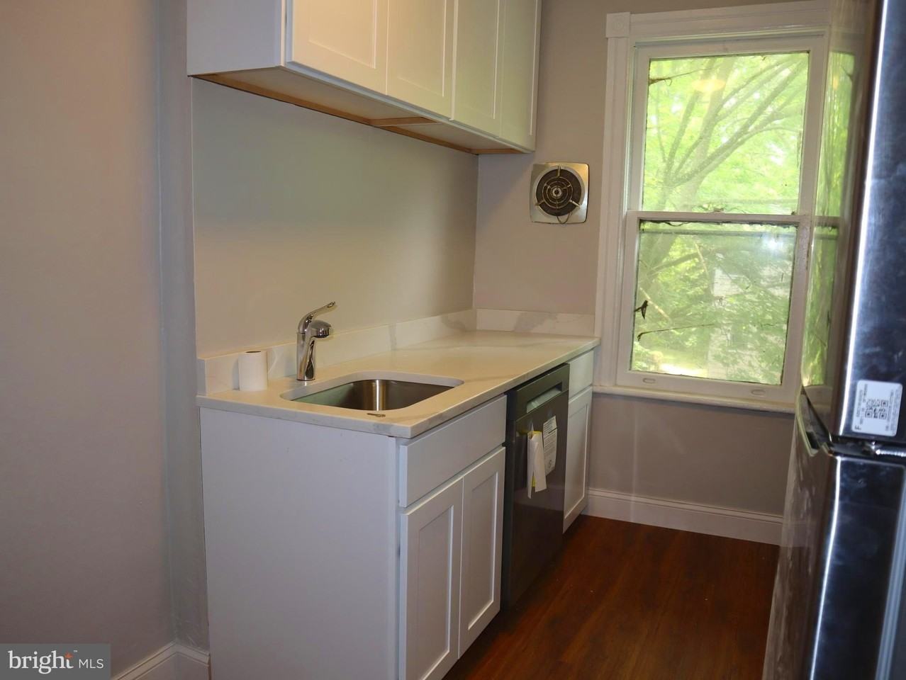 208 Linden Ave #C - Photo 3 of 10