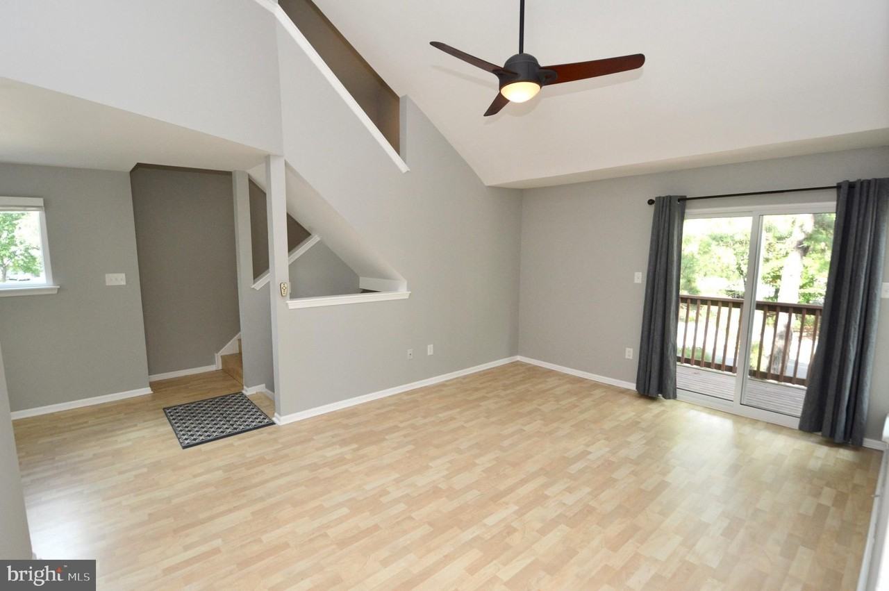 340 Woodlake Dr - Photo 4 of 23