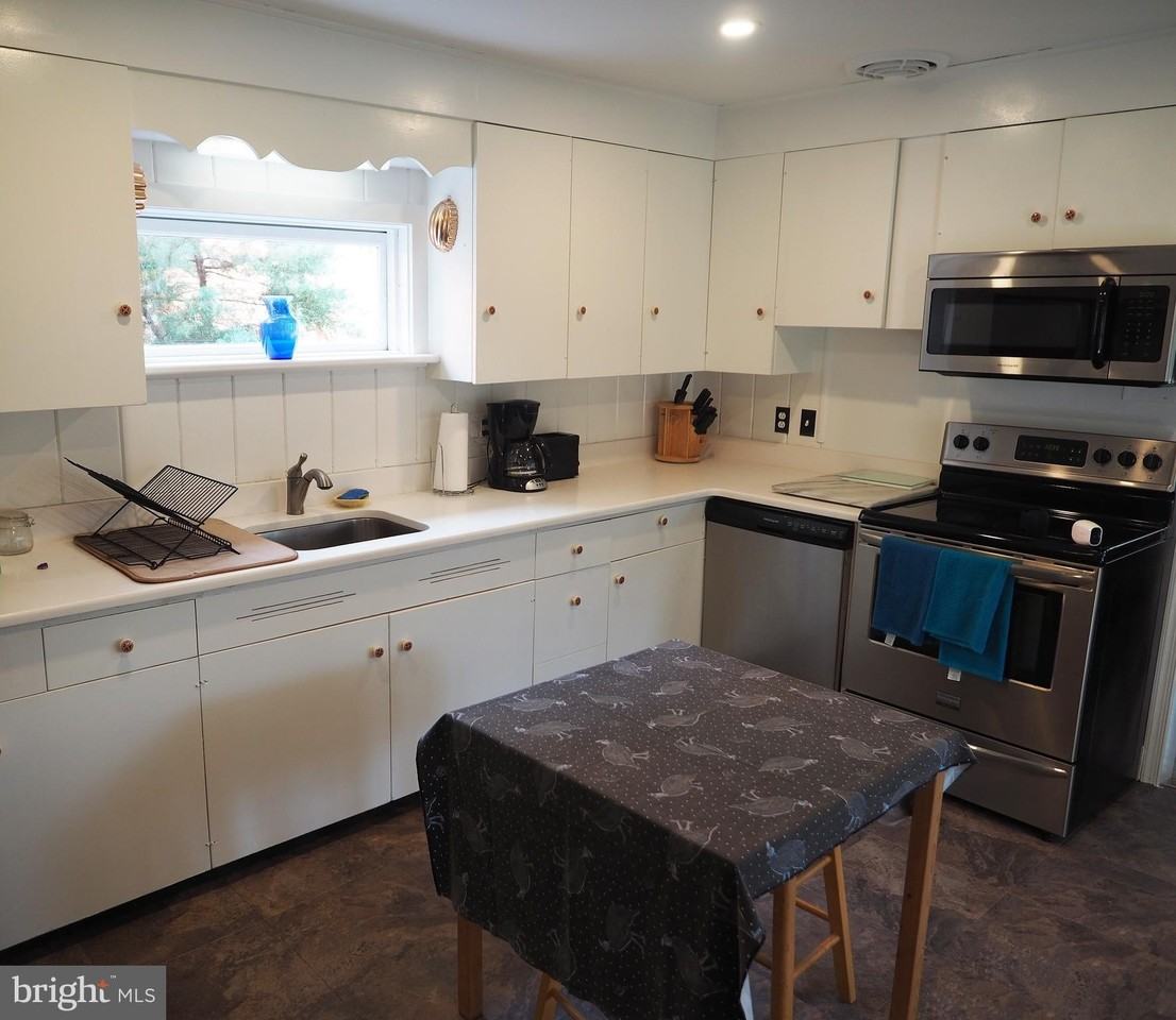 2948 River Rd - Photo 6 of 26