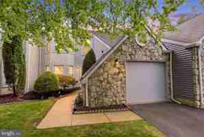 featured image of 44 Gaylord Ct