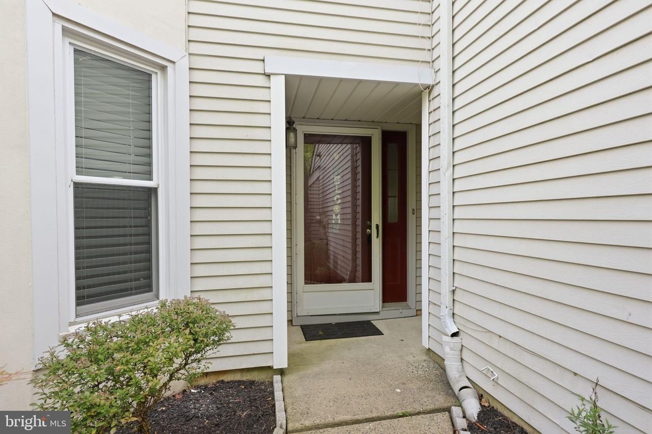 44 Gaylord Ct - Photo 4 of 42