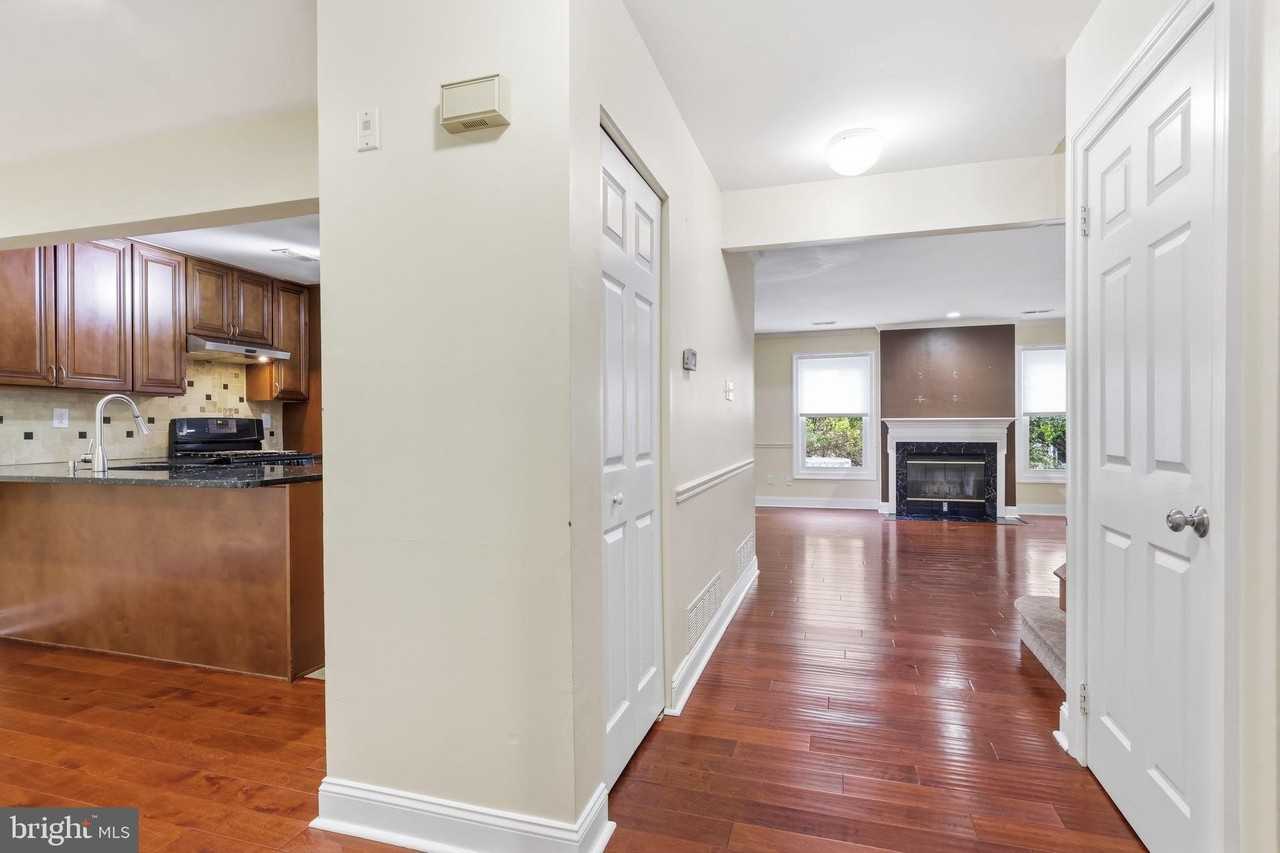 44 Gaylord Ct - Photo 5 of 42