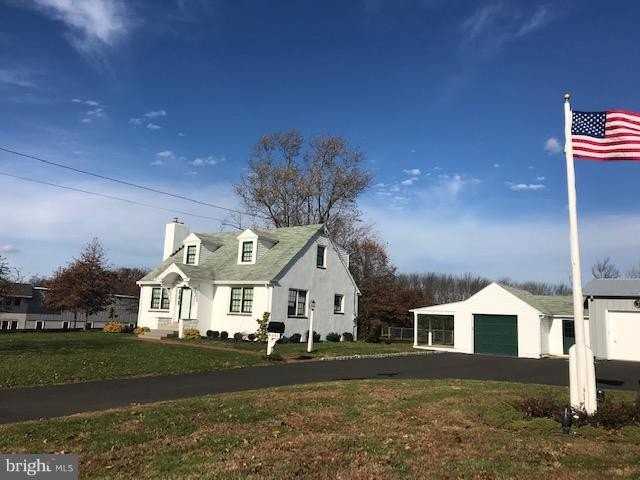6091 Kellers Church Rd - Photo 2 of 16