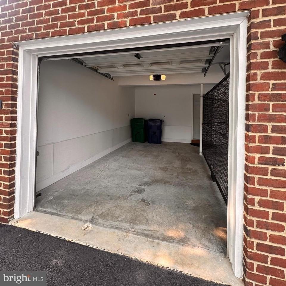 4282 Wimbledon Dr - Photo 2 of 41