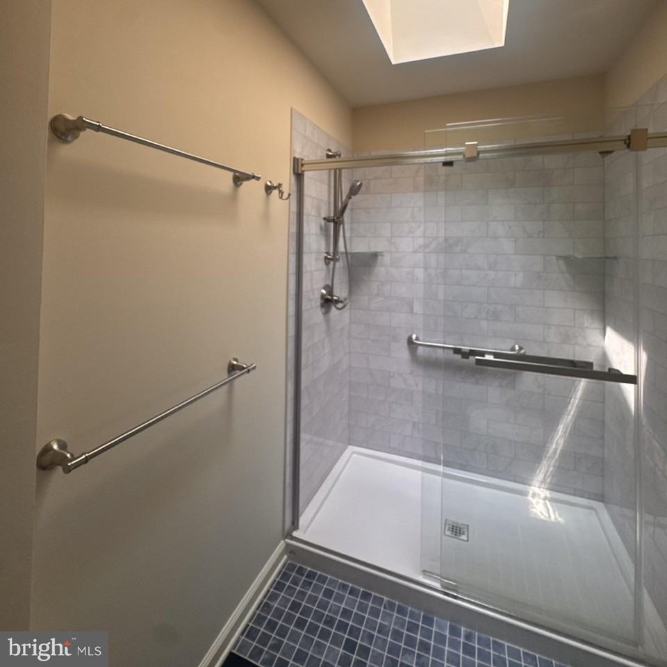 4282 Wimbledon Dr - Photo 7 of 41