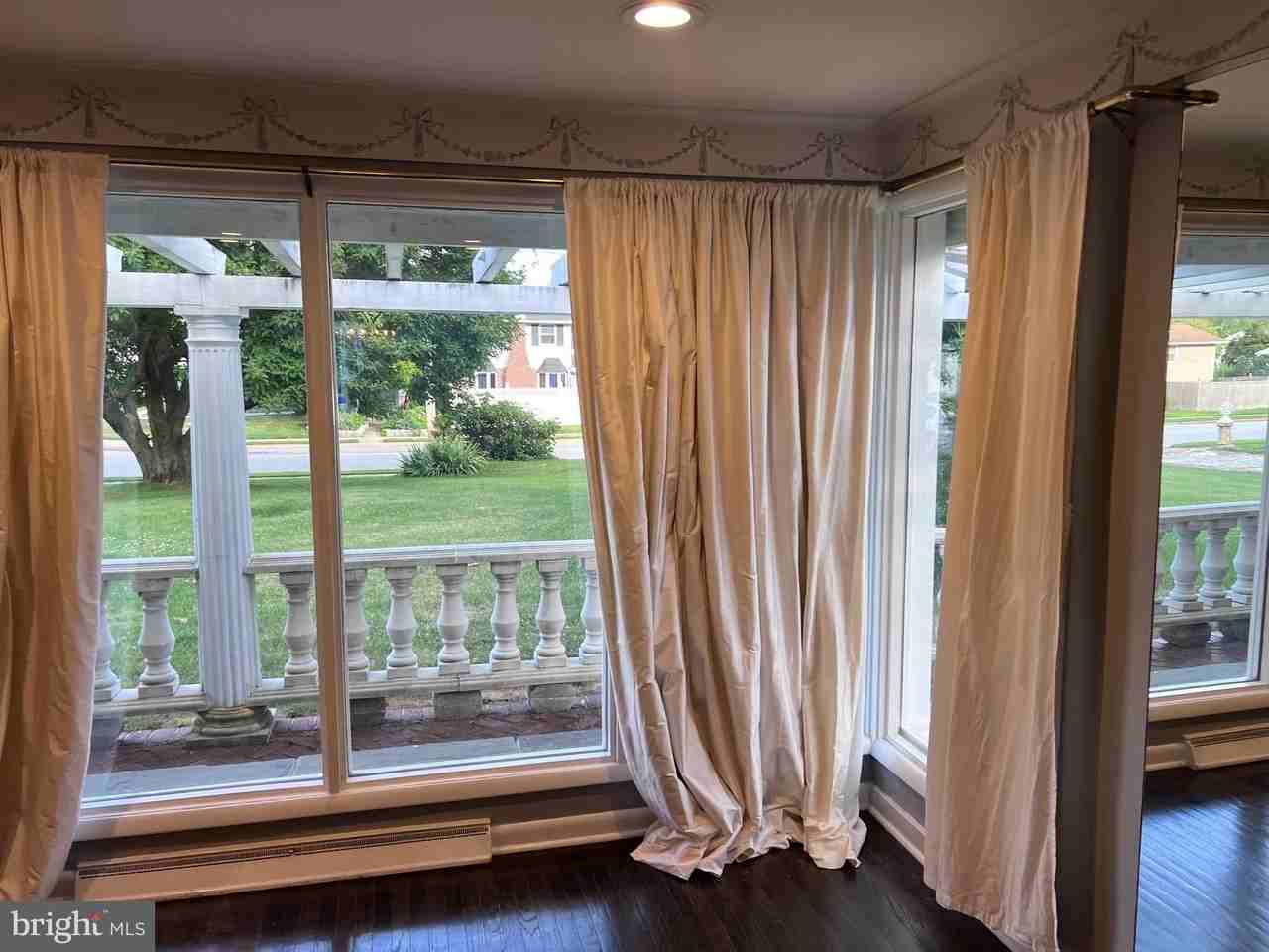 1868 Pine Rd - Photo 5 of 38