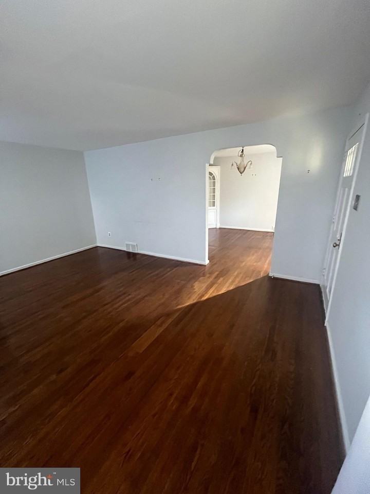 420 Forest Hills Ave - Photo 3 of 13