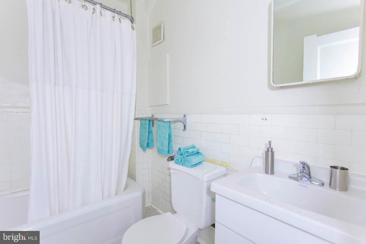 1229 Chestnut St #418 - Photo 5 of 21