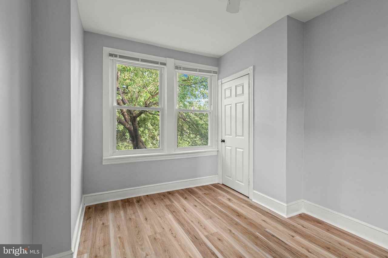3553 Emerald St - Photo 7 of 13