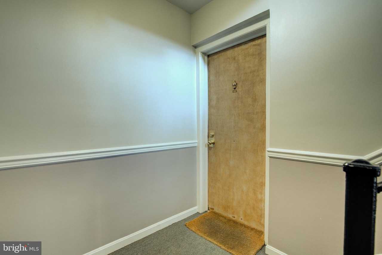 2100 N Scott St #103 - Photo 3 of 23
