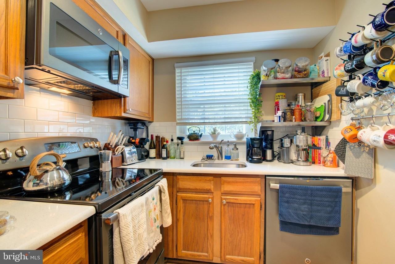 2100 N Scott St #103 - Photo 5 of 23