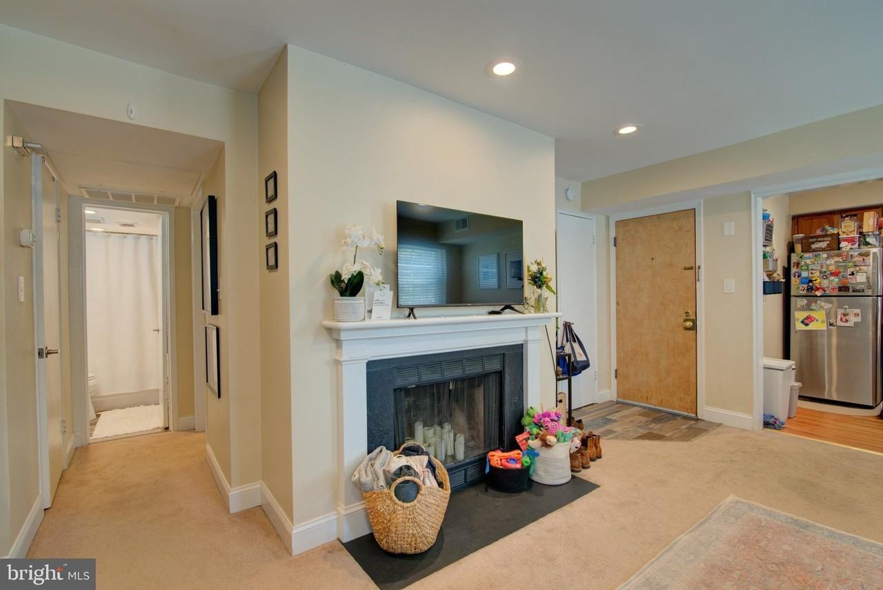 2100 N Scott St #103 - Photo 6 of 23