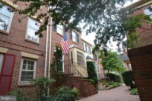 featured image of 1119 Michigan Ct
