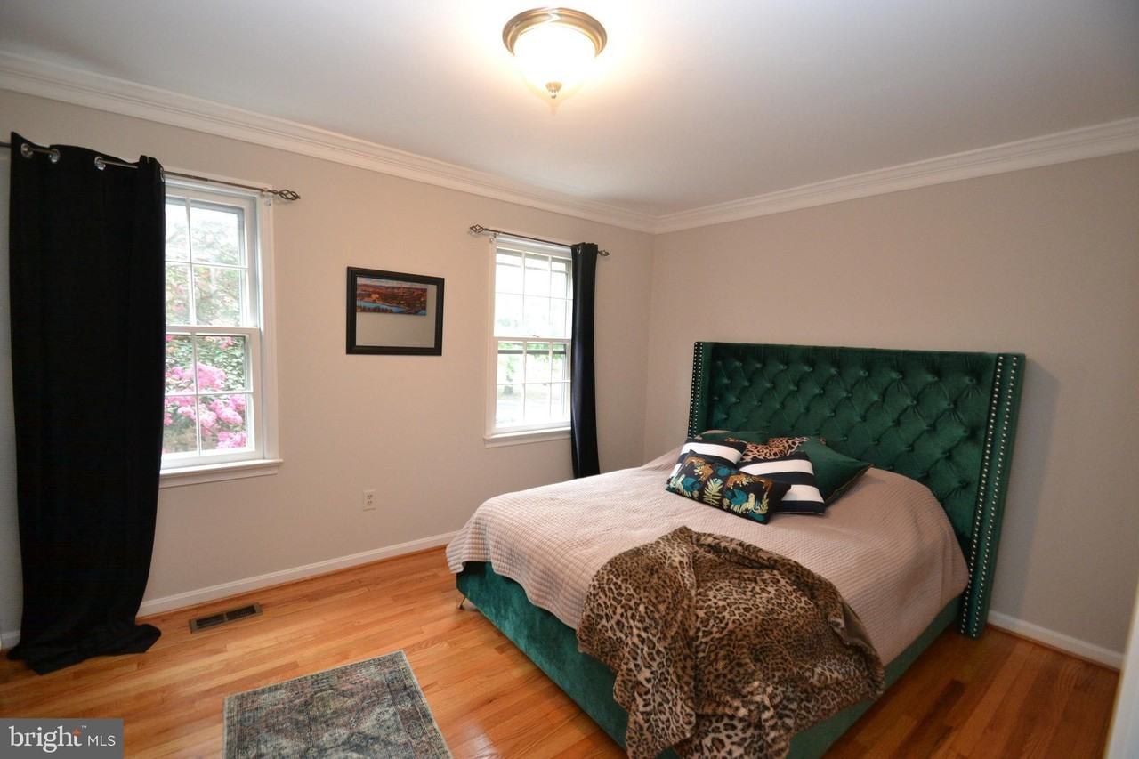 1119 Michigan Ct - Photo 5 of 17