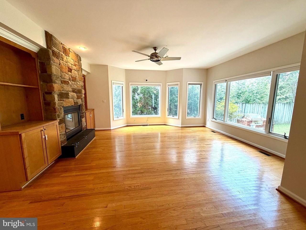 904 Lincoln Ave - Photo 6 of 15
