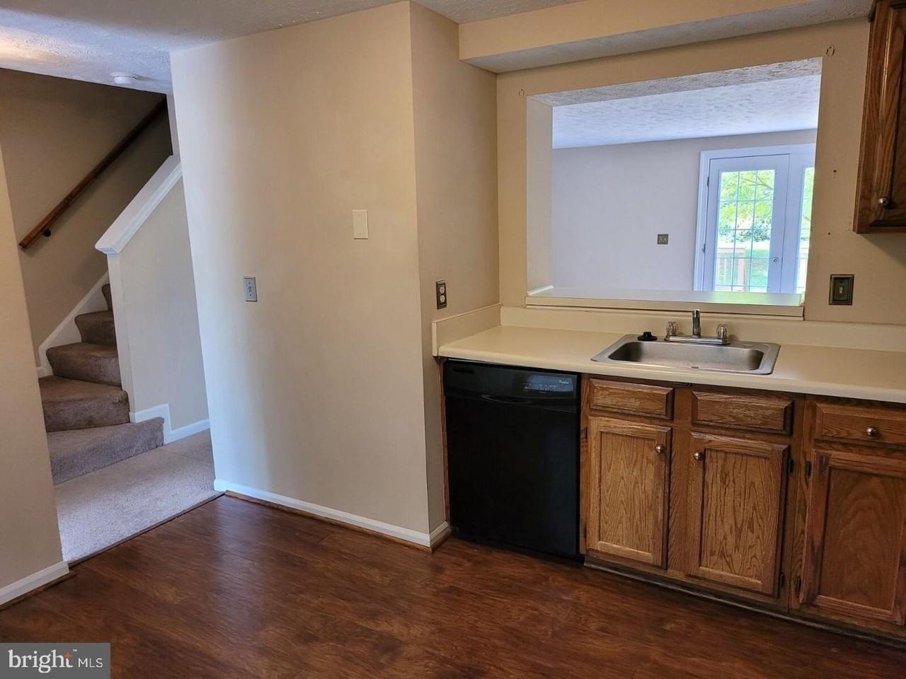 104 Township Ct - Photo 6 of 37