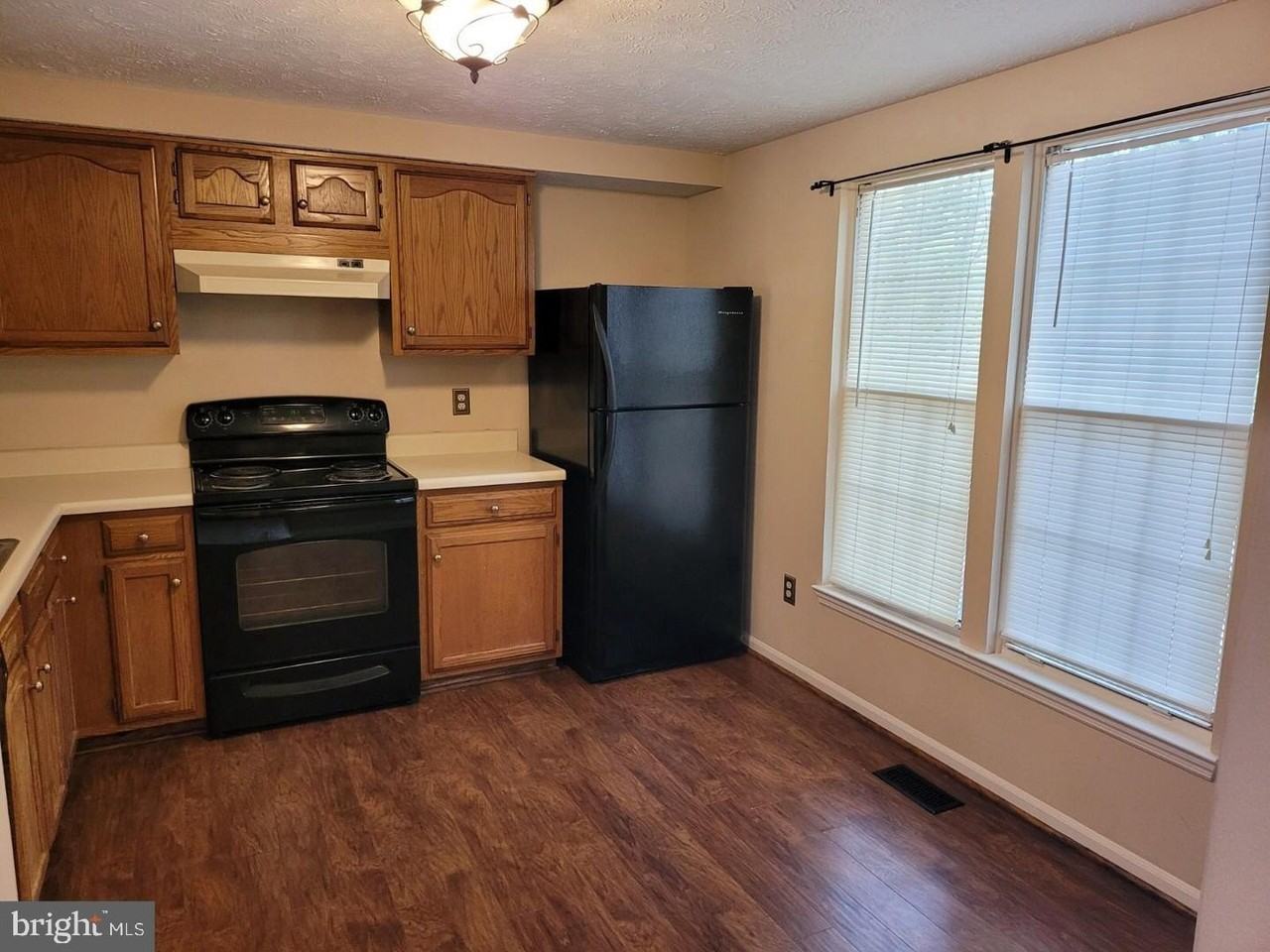 104 Township Ct - Photo 7 of 37