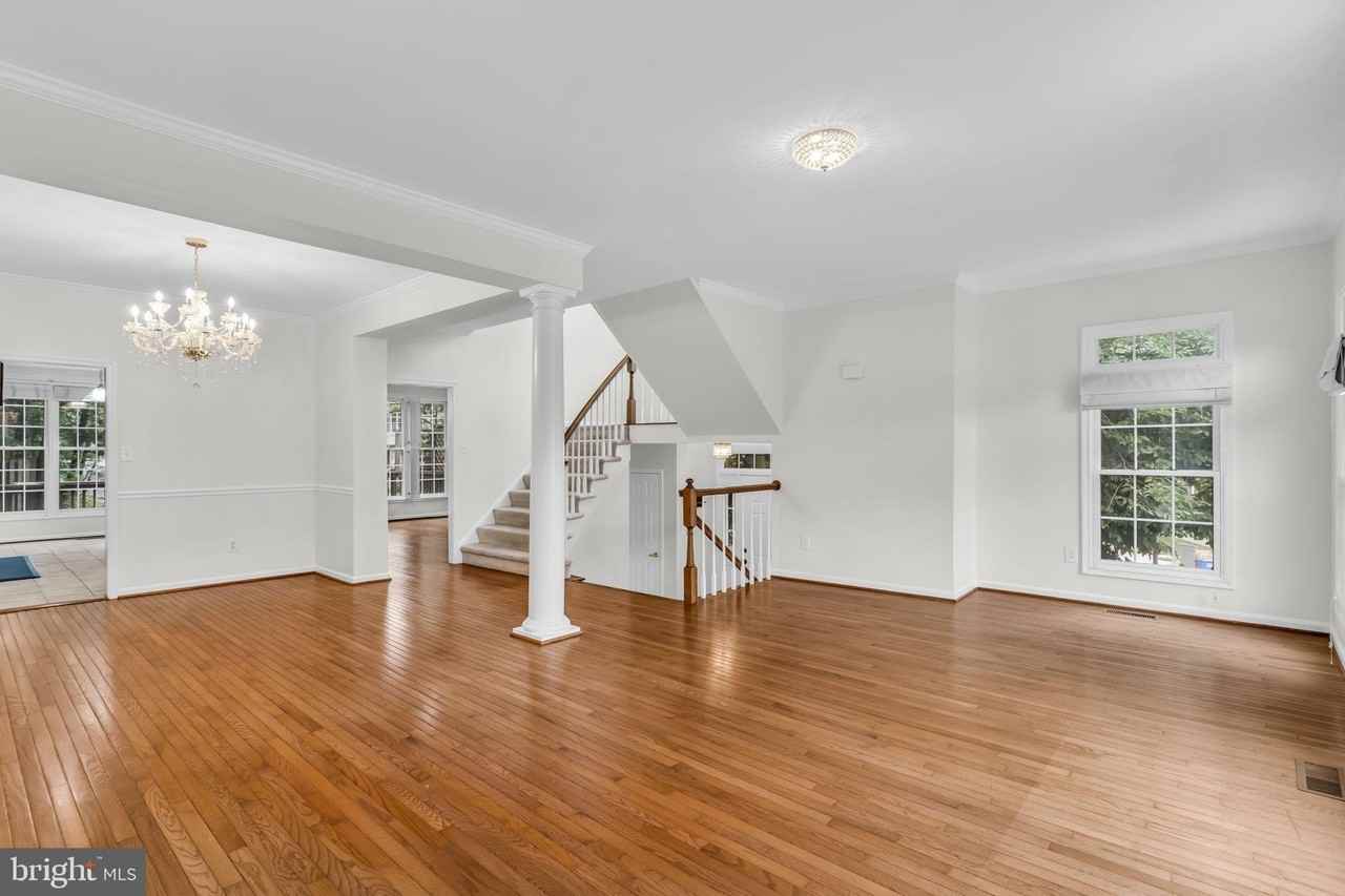 6618 Frost Lake Ln - Photo 5 of 39