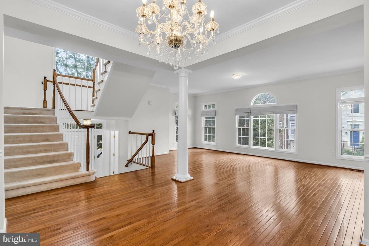 6618 Frost Lake Ln - Photo 6 of 39