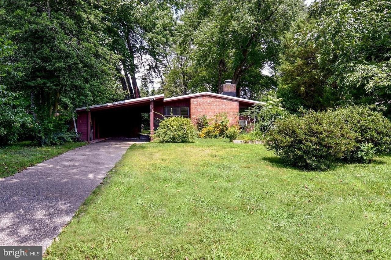 3415 Gallows Rd - Photo 2 of 30