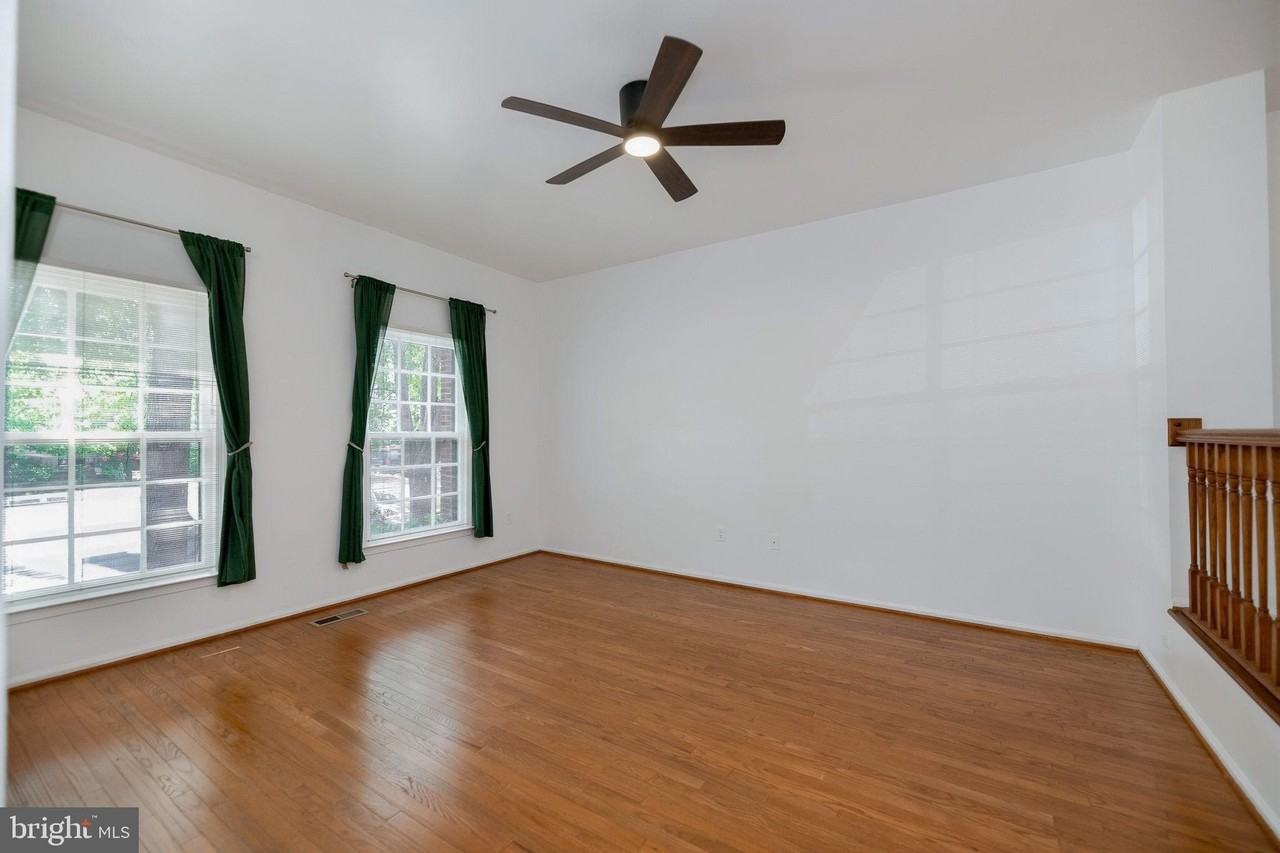 8207 Cedar Landing Ct - Photo 5 of 44