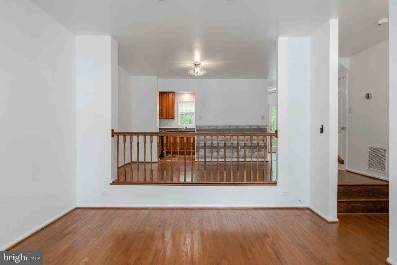 8207 Cedar Landing Ct - Photo 7 of 44