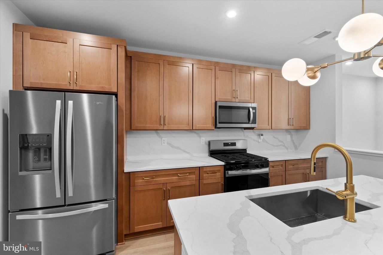 4765 Sully Point Ln #408 - Photo 5 of 34